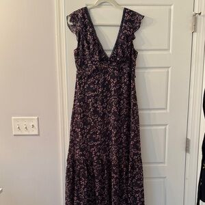 Lulu’s Navy Floral Maxi Dress Size Medium